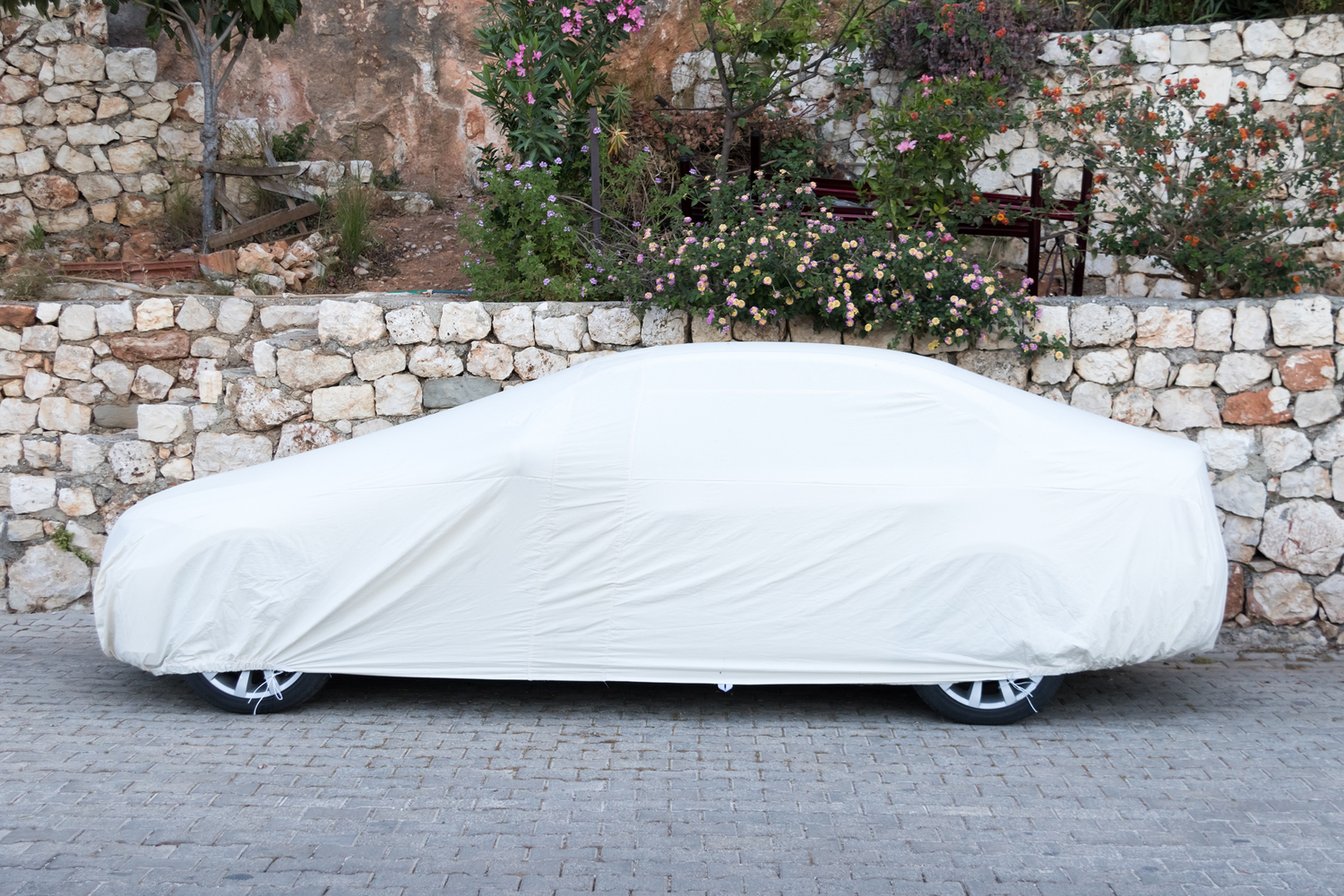 The Benefits of Using a Protective Car Cover